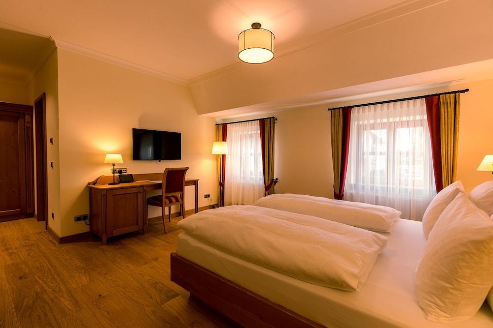 Hotel & Gaststaette Zum Erdinger Weissbraeu Monachium Zewnętrze zdjęcie