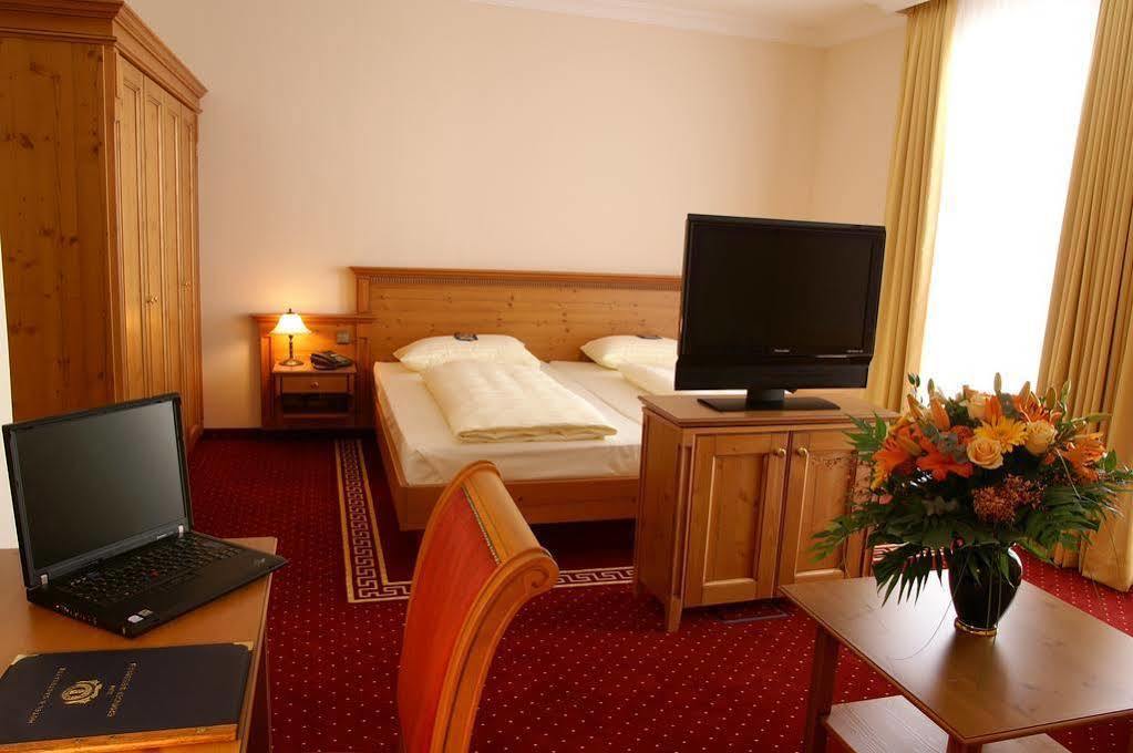 Hotel & Gaststaette Zum Erdinger Weissbraeu Monachium Zewnętrze zdjęcie